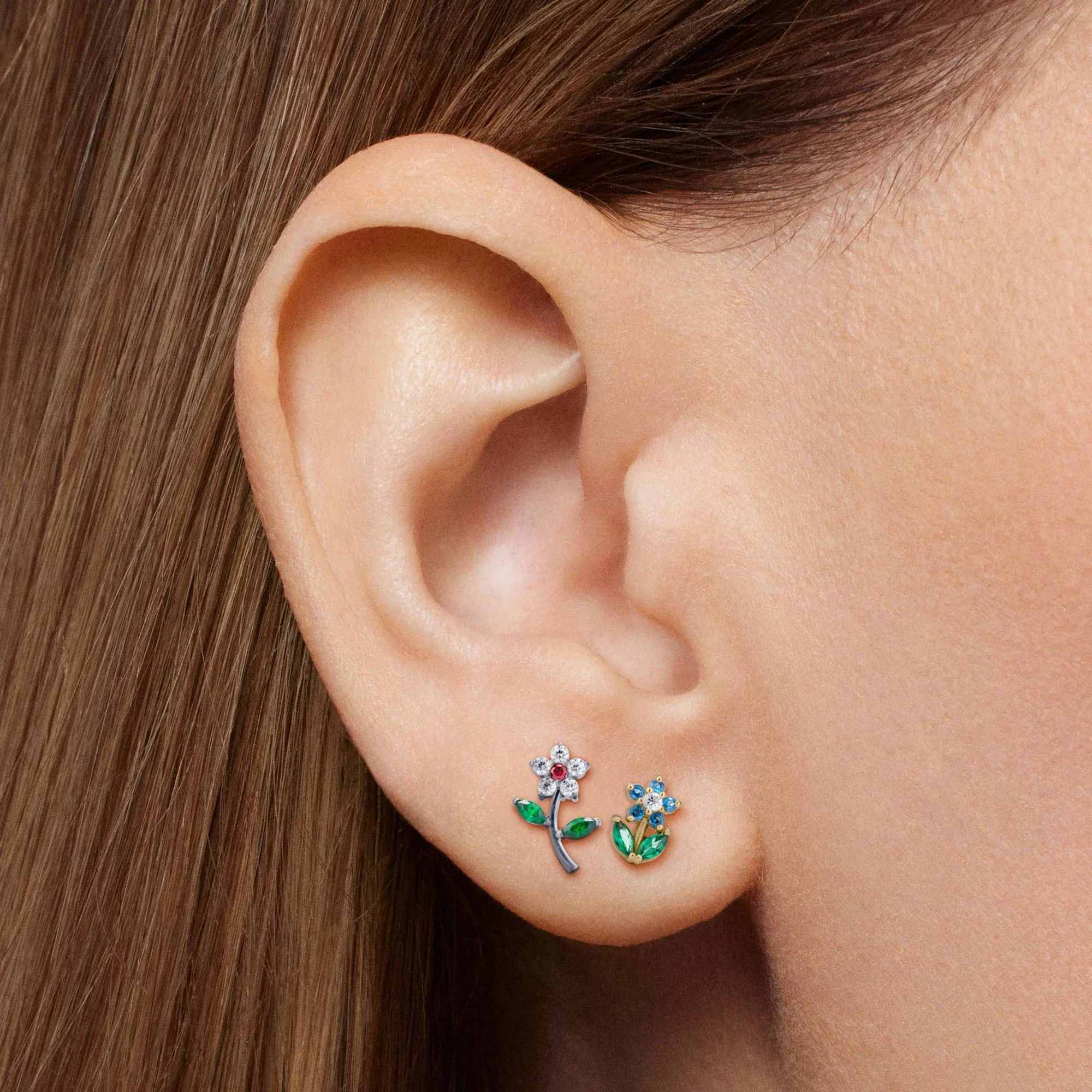 Titanium Gemstone Flower Flat Back Stud - Image 2
